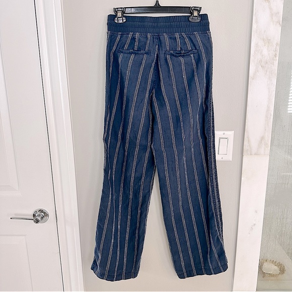 Athleta Bali Navy Blue Striped Linen Cropped Drawstring Wideleg Pants - Size 0 - Picture 5 of 7